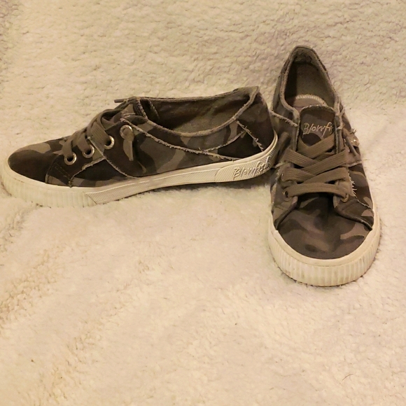 Cameo slip-on sneakers - Picture 2 of 4